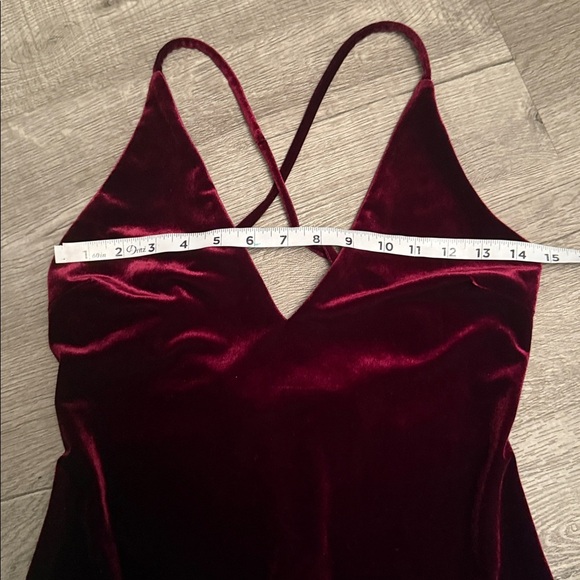 Teeze Me Velvet high-slit dress. Size: 7/8 Burgundy Velvet Gown prom, wedding - Picture 8 of 15